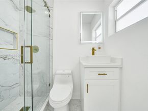 6442 Oak Street, Hollywood FL 33024