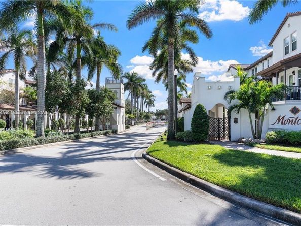 2549 SW 118th Way 302, Miramar FL 33025