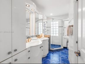 811 N Highland Drive, Hollywood FL 33021