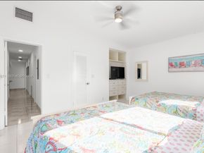 811 N Highland Drive, Hollywood FL 33021