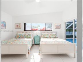 811 N Highland Drive, Hollywood FL 33021