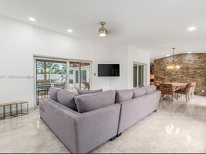 811 N Highland Drive, Hollywood FL 33021