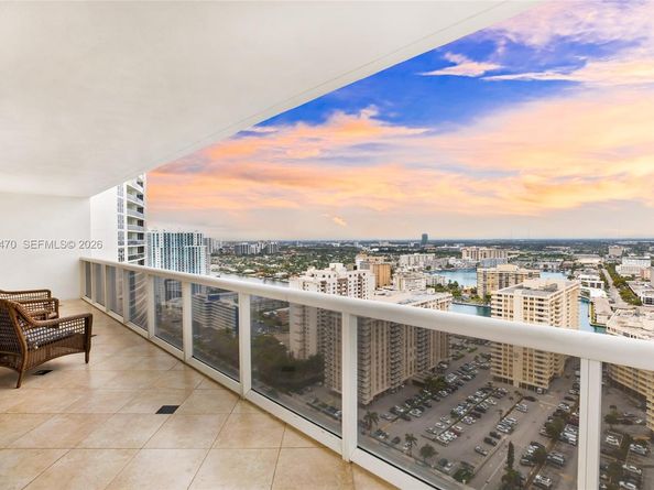 1830 S Ocean Drive 2808, Hallandale Beach FL 33009