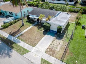 137 W 34th Street, Riviera Beach FL 33404