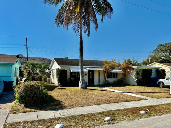 137 W 34th Street, Riviera Beach FL 33404