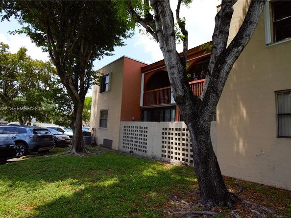 10241 NW 9th St Circle 1125, Miami FL 33172
