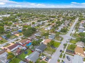 1121 N 71st Avenue, Hollywood FL 33024