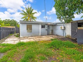 1121 N 71st Avenue, Hollywood FL 33024