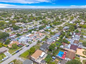 1121 N 71st Avenue, Hollywood FL 33024