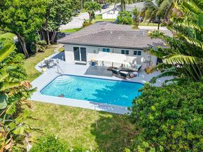 3281 NE 15th Ave, Oakland Park FL 33334