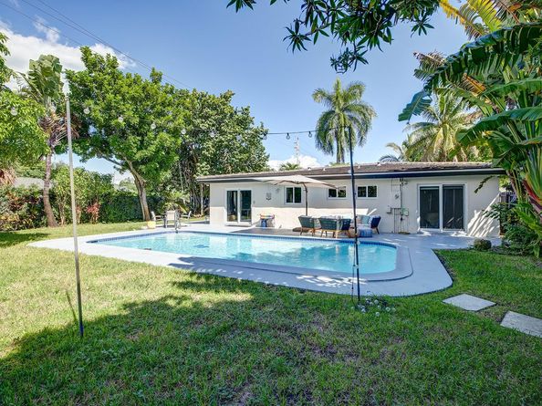 3281 NE 15th Ave, Oakland Park FL 33334