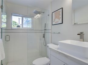 3281 NE 15th Ave, Oakland Park FL 33334