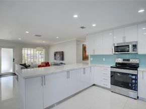 3281 NE 15th Ave, Oakland Park FL 33334