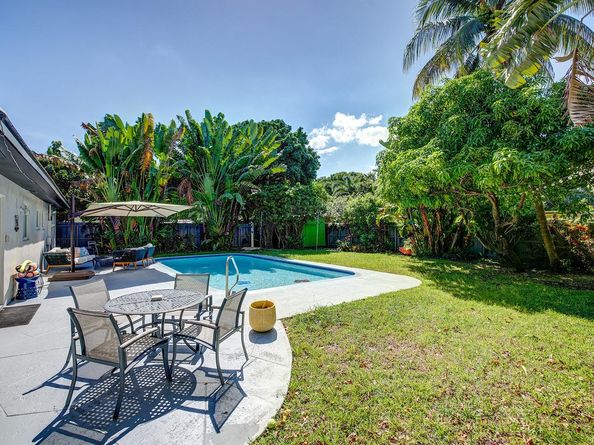 3281 NE 15th Ave, Oakland Park FL 33334
