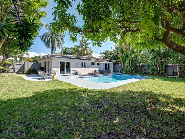 3281 NE 15th Ave, Oakland Park FL 33334
