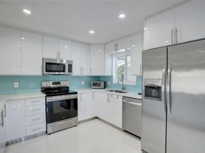3281 NE 15th Ave, Oakland Park FL 33334