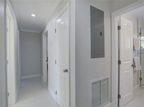 3281 NE 15th Ave, Oakland Park FL 33334