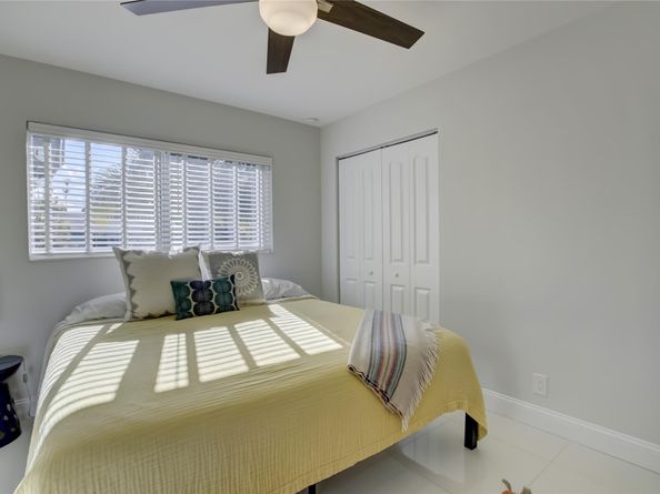 3281 NE 15th Ave, Oakland Park FL 33334