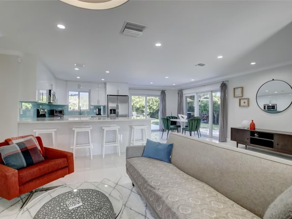 3281 NE 15th Ave, Oakland Park FL 33334