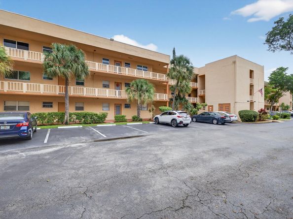 8400 E Lagos De Campo Blvd 303, Tamarac FL 33321
