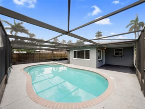 615 N 32nd Ave, Hollywood FL 33021