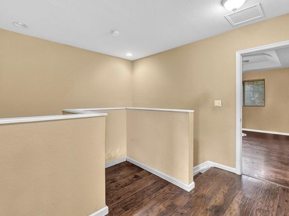 21421 NW 13th Ct 211, Miami FL 33169