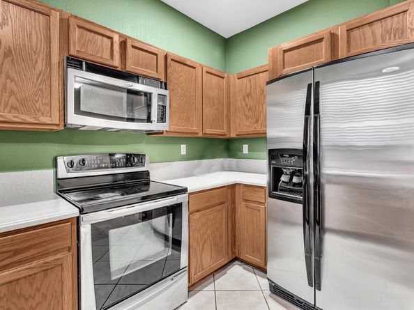 21421 NW 13th Ct 211, Miami FL 33169