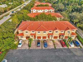 21421 NW 13th Ct 211, Miami FL 33169