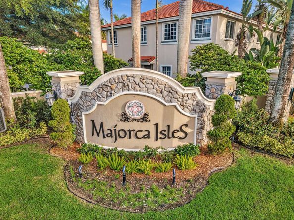 21421 NW 13th Ct 211, Miami FL 33169