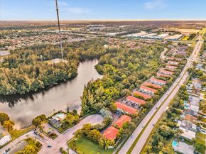 21421 NW 13th Ct 211, Miami FL 33169