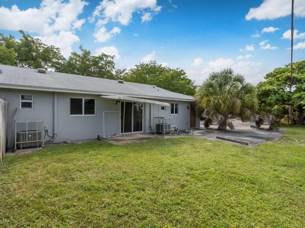 2227 NE 3rd Avenue 1 & 2, Delray Beach FL 33444