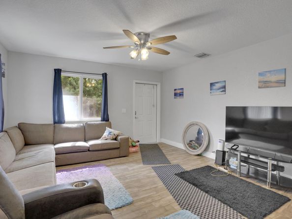 2227 NE 3rd Avenue 1 & 2, Delray Beach FL 33444