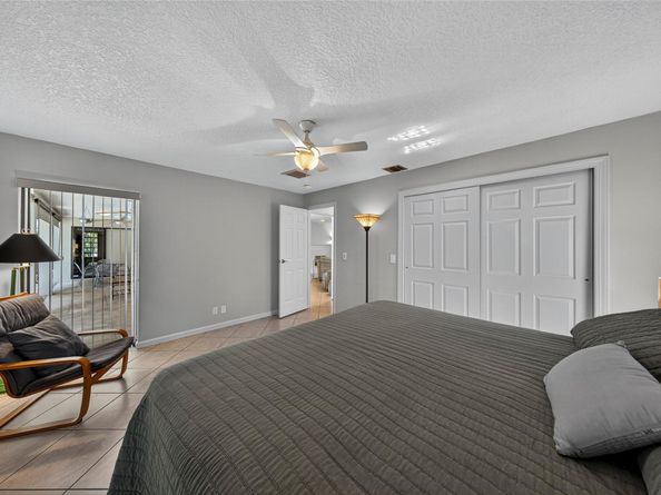 1823 Richard Ln, West Palm Beach FL 33406