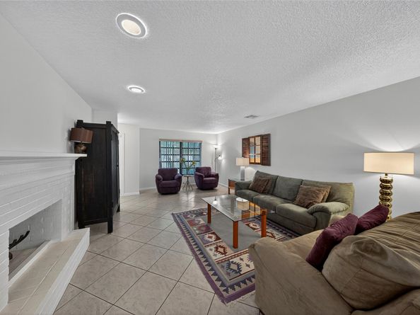 1823 Richard Ln, West Palm Beach FL 33406