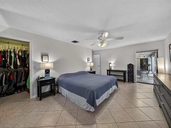 1823 Richard Ln, West Palm Beach FL 33406