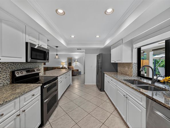 1823 Richard Ln, West Palm Beach FL 33406