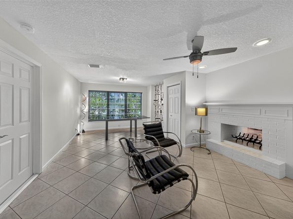 1823 Richard Ln, West Palm Beach FL 33406