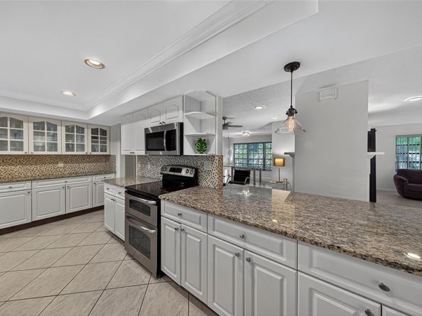 1823 Richard Ln, West Palm Beach FL 33406