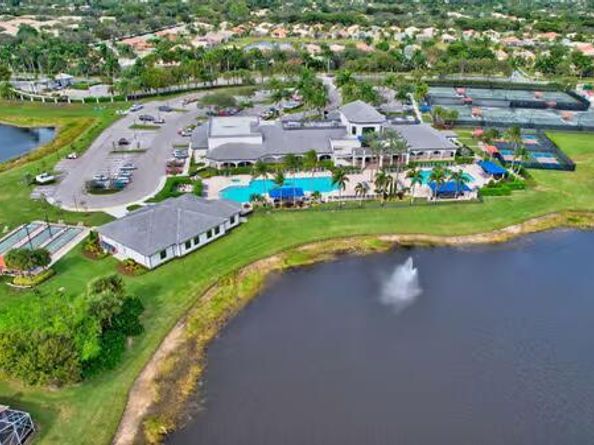 8074 Bellafiore Way, Boynton Beach FL 33472