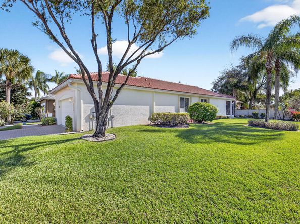 8074 Bellafiore Way, Boynton Beach FL 33472