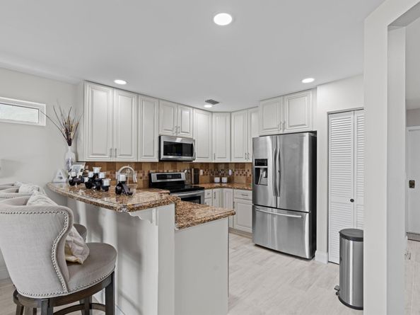 6458 Buena Vista Drive, Margate FL 33065