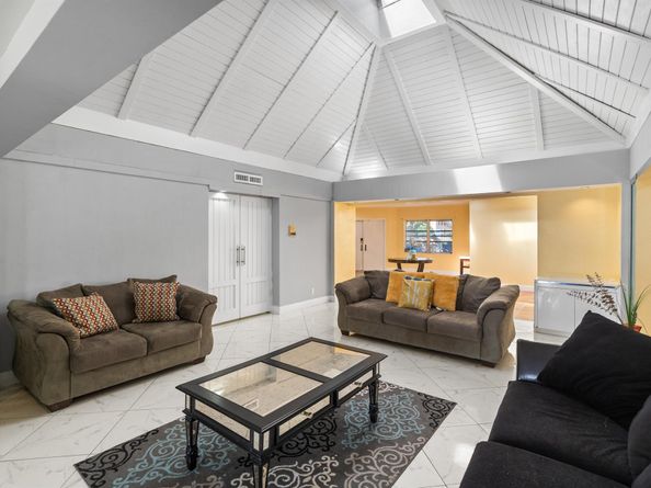 5104 White Oak Lane E, Tamarac FL 33319