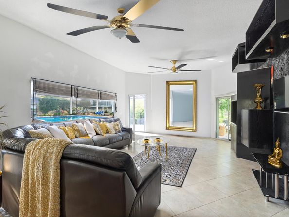 5104 White Oak Lane E, Tamarac FL 33319