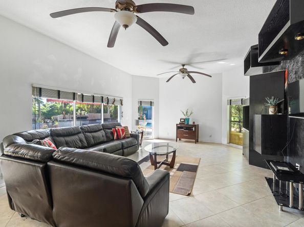 5104 White Oak Lane E, Tamarac FL 33319