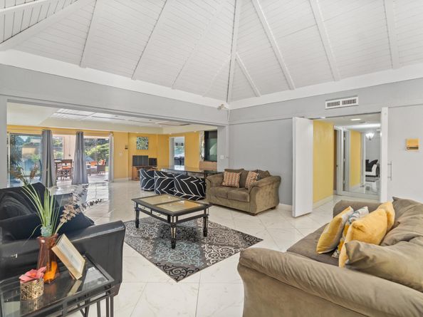 5104 White Oak Lane E, Tamarac FL 33319