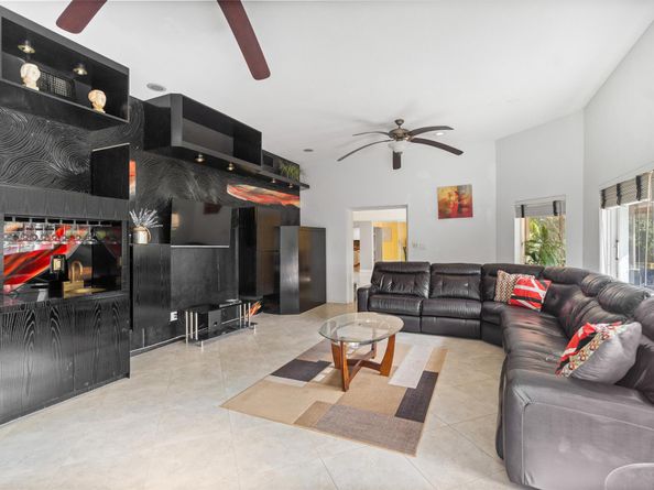 5104 White Oak Lane E, Tamarac FL 33319