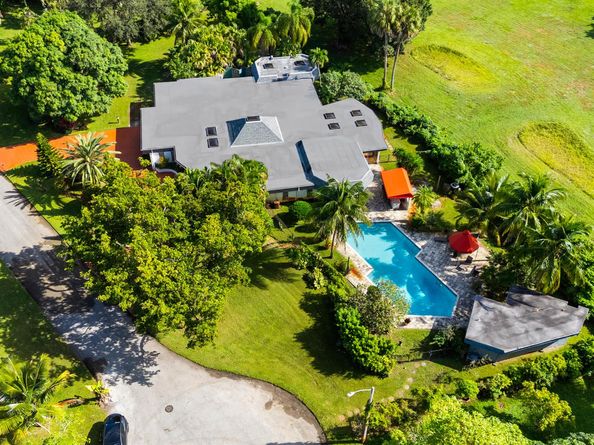 5104 White Oak Lane E, Tamarac FL 33319