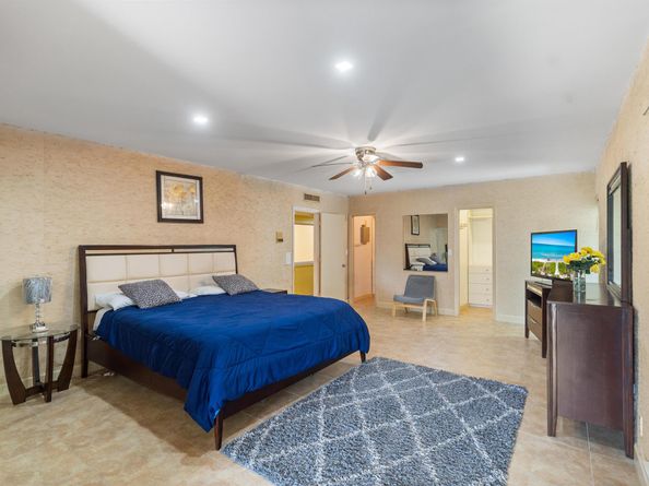 5104 White Oak Lane E, Tamarac FL 33319