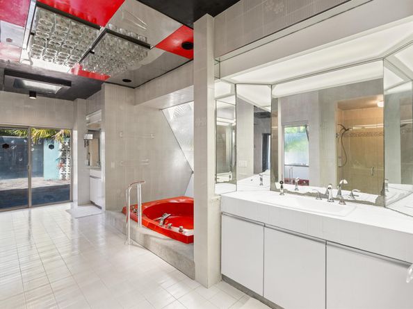 5104 White Oak Lane E, Tamarac FL 33319