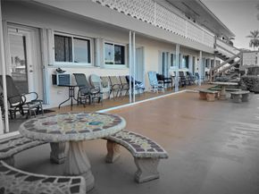 1030 SW 11th St 5m, Hallandale Beach FL 33009